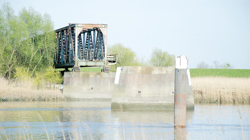 Wer klotzt ran beim Neubau der Friesenbrücke? Drei Firmen übernehmen die Hauptarbeiten.  © Archivfoto: Hanken