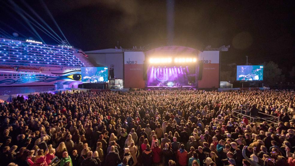 Vor der Meyer Werft findet am 2. und 3. September wieder das »NDR 2 Papenburg Festival« statt. © Herzig/NDR (Archiv)