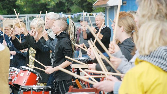 Wieder »Rudeltrommeln« am Emsdeich