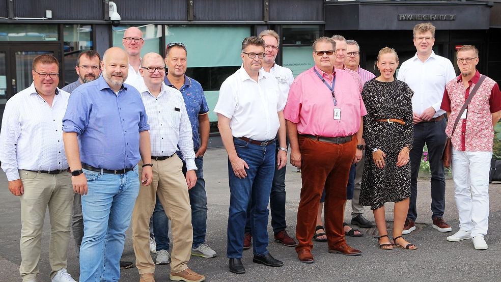 Vertreter der Meyer-Betriebsräte aus Papenburg, Turku und Rostock haben nun in Finnland mit Gewerkschaften ein Bündnis für Zusammenarbeit geschmiedet.  © Foto: IG Metall