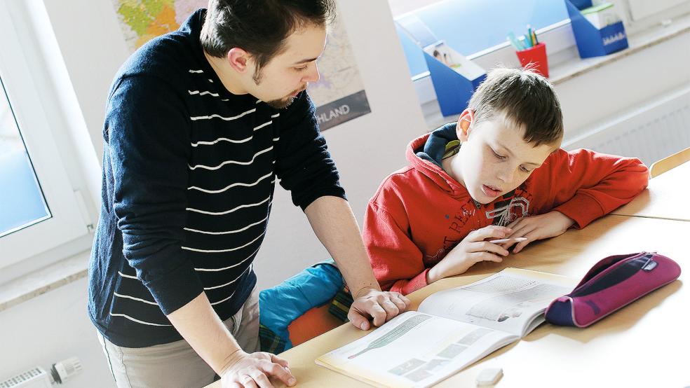 Der Pflichtunterricht ist heutzutage nicht die einzige Aufgabe von Lehrern.  © Foto: dpa