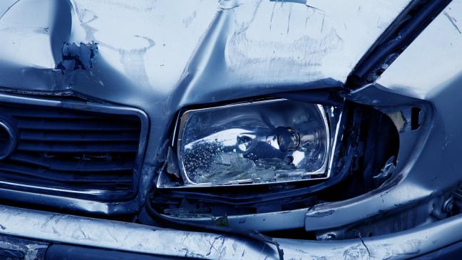 Autos beschädigt und geflüchtet