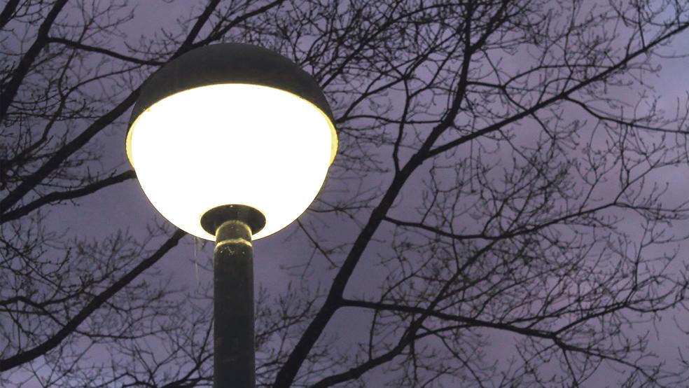 Das Licht auf den Straßen wird im Rheiderland früher ausgeknipst. Damit soll der Stromverbrauch gesenkt werden.  © Foto: Pixabay