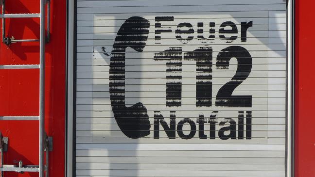 Feuerwehr löscht Brand auf Balkon