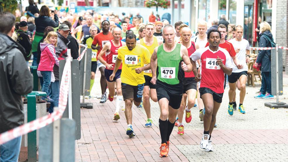 Nach 2019 findet in diesem Jahr erstmals wieder der Citylauf in Leer statt. Der Ausrichterverein BSV Bingum um Organisator Rüdiger Barten hat alles in die Wege geleitet und hofft auf viel Resonanz.  © Foto: RZ-Archiv