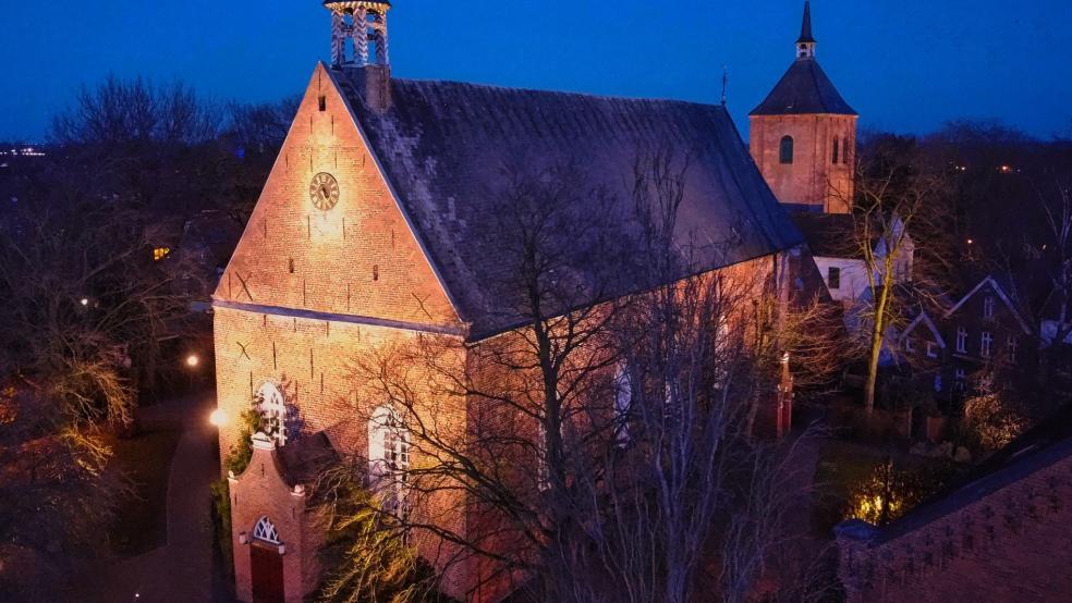 Insgesamt gibt es im Bereich der Evangelisch-reformierten Kirche 150 Kirchen und zwölf Kapellen, die alle im Winter nicht mehr beheizt werden sollen. Im Bild die Georgskirche in Weener.  © Foto: Bruins