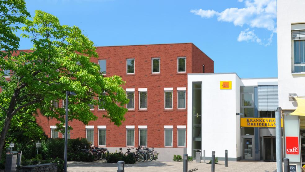 Zwei große Bauprojekte sollen das Krankenhaus Rheiderland in Weener stärken. Zum einen wird der Altbau durch einen neuen Komplex ersetzt. Im Bild die Visualisierung des Neubaus. © Architekt Karsten Woltermann