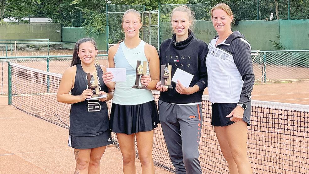 Die Top Vier des Juniorinnen/Damen-Turniers: Sharryl Jacobs (von links), Anne Bruns, Victoria Goemann und Petra Bruns.  © privat