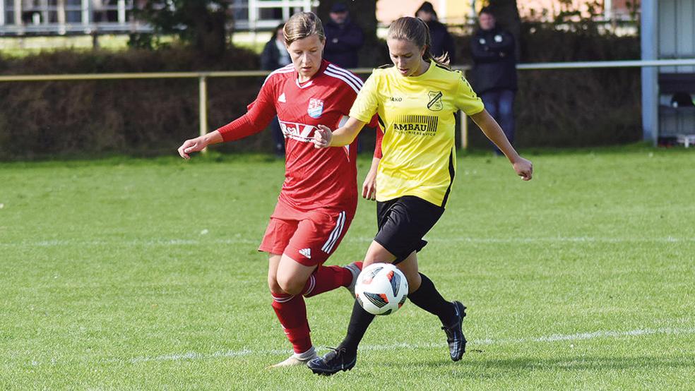 Alina Murra (links) erzielte das 1:0 und das 2:0.  © Foto: Koppelkamm