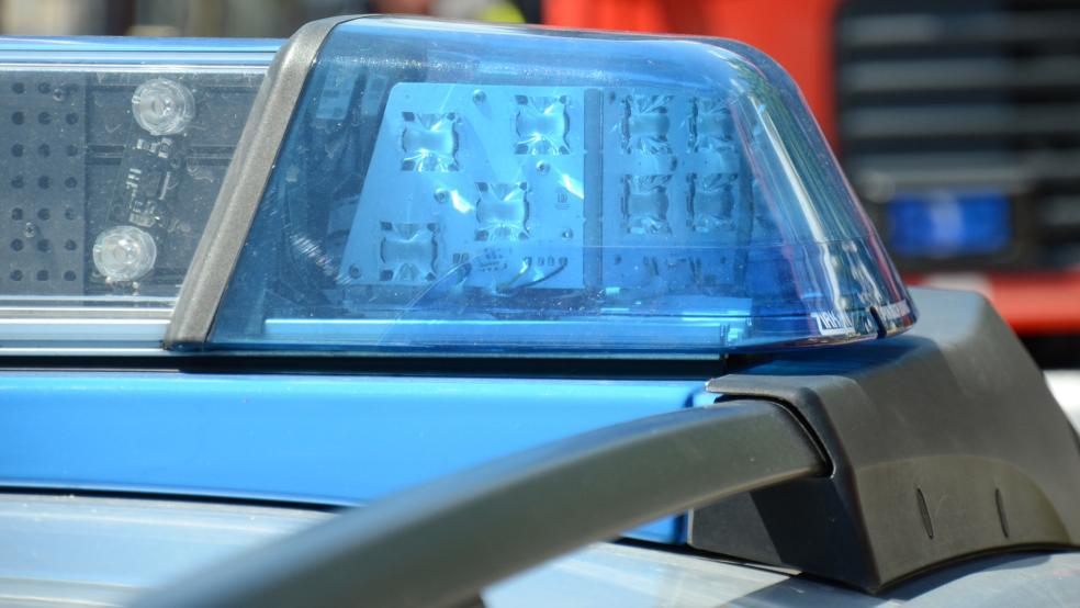 Der Fahrer des Lastwagens wurde bei dem Unfall verletzt und in ein Krankenhaus gebracht. © Hanken