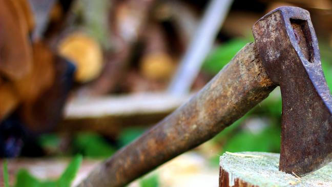 Mit Handbeil Parkgeld erpresst