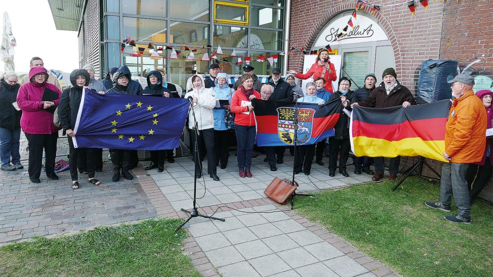 Stimmungsvolles Finale im Zeichen der Völkerverständigung.  © Foto: Jürgens