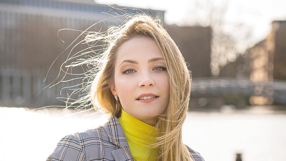 Hat bereits das nächste Projekt im Visier: Regisseurin Eveline Schönfeld aus Weener.  © Foto: privat