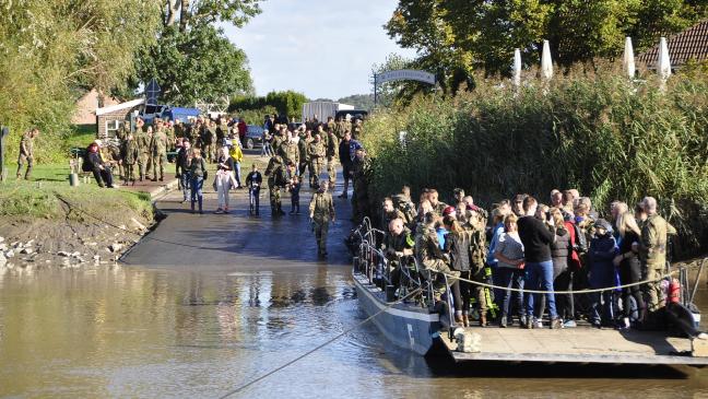Fußmarsch von der Kaserne bis zur Pünte und zurück