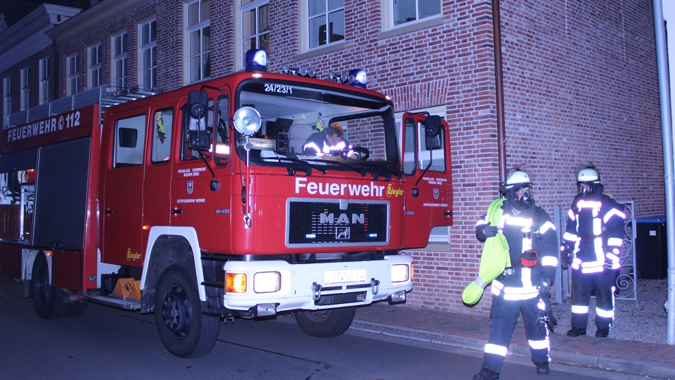 Die Feuerwehr Weener rückte gestern Abend zu einem Einsatz an der Norderstrraße aus. © Feuerwehr/Rand