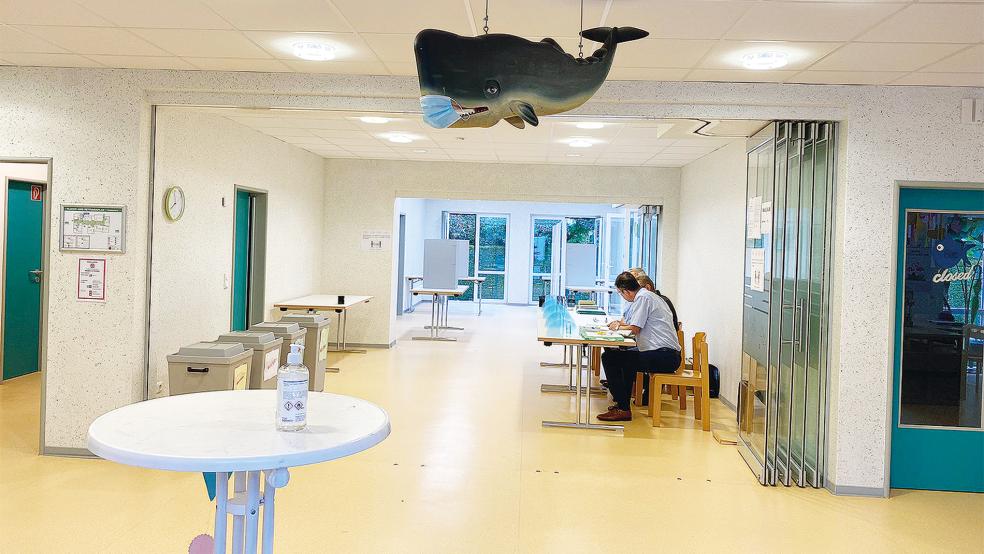 Im Wa(h)llokal der Kita Jona sind acht Helfer aktiv.  © Foto: privat