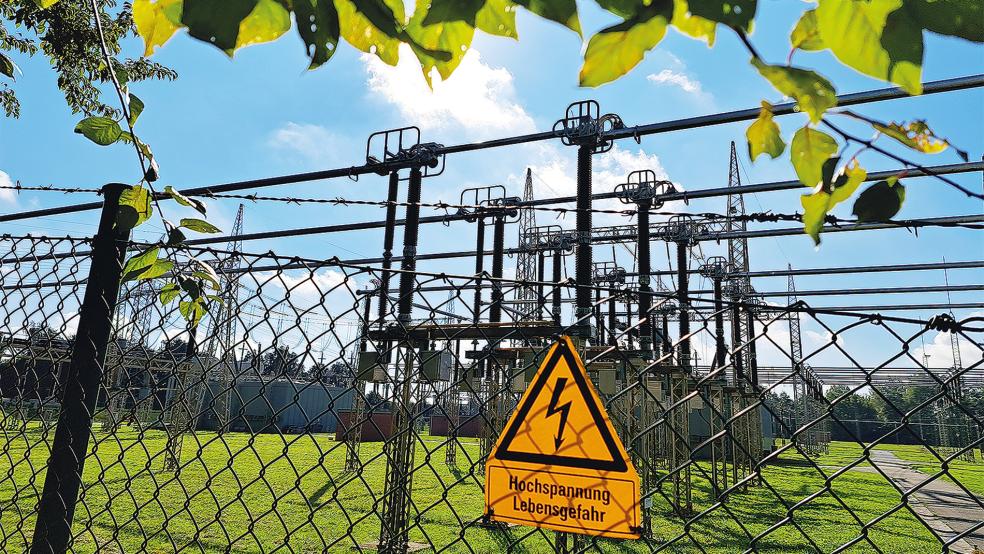 Zwischen den Umspannwerken in Diele (Bild) und Papenburg soll eine neue Freileitung gebaut werden.  © Foto: Szyska