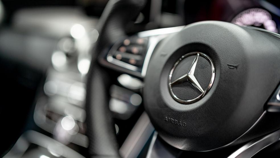 Der Mercedes Benz der 61-jährigen Fahrerin wurde bei dem Unfall erheblich beschädigt. © Pixabay (Symbolfoto)