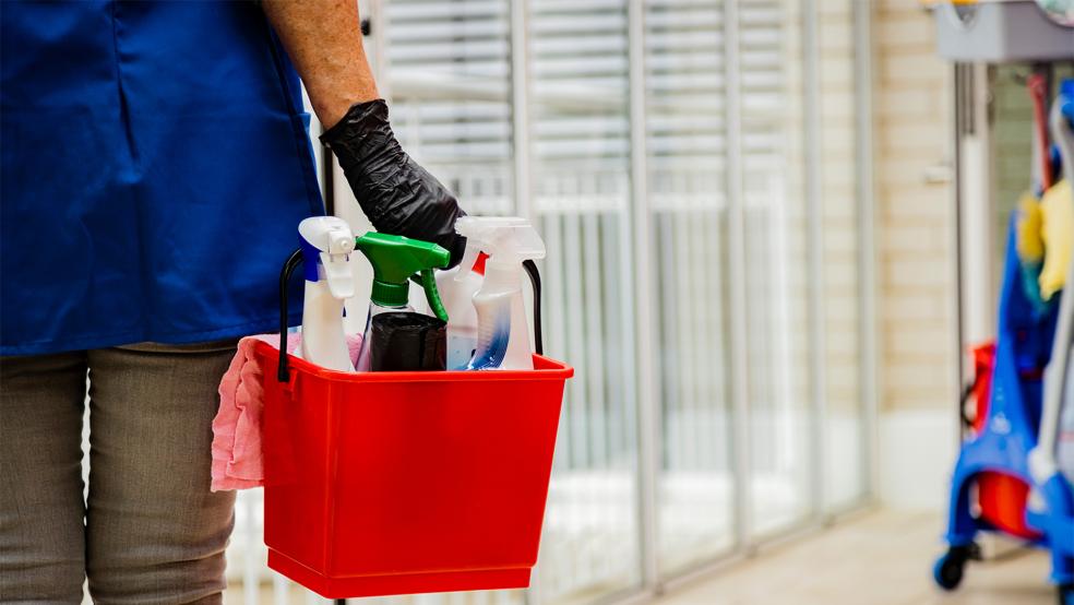 Der Mindestlohn in der Gebäudereinigung liegt jetzt bei 13 Euro pro Stunde . © Foto: IG Bau