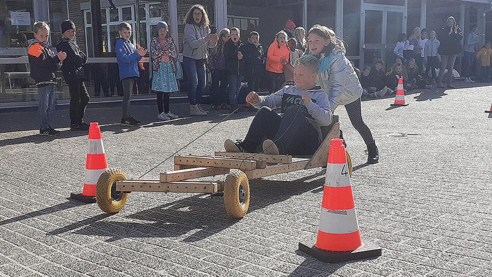 Beim Seifenkisten-Rennen kam es neben der Geschwindigkeit vor allem auf Genauigkeit an.  © Foto: Berents