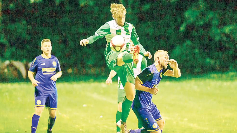 Aller Einsatz umsonst: Stapelmoor gab in der zweiten Halbzeit das Spiel aus der Hand.  © Foto: Bruins