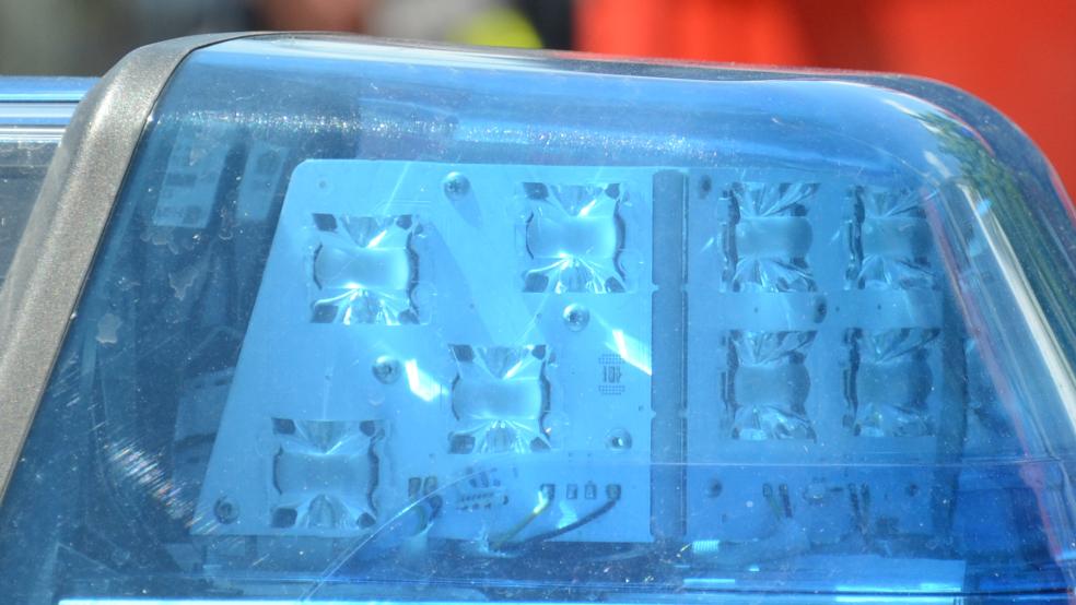 Die Polizei ermittelt gegen einen 34-jährigen Emder, der einem Zusteller ein Paket weggenommen hat.  © Foto: Archiv