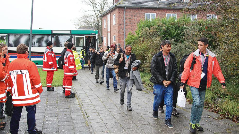 Vor ziemlich genau sieben Jahren, am 16. Oktober 2015, kamen bereits einmal Flüchtlkinge auf der Insel Borkum, auch sie wurden in der Jugendherberge untergebracht.  © Foto: dpa