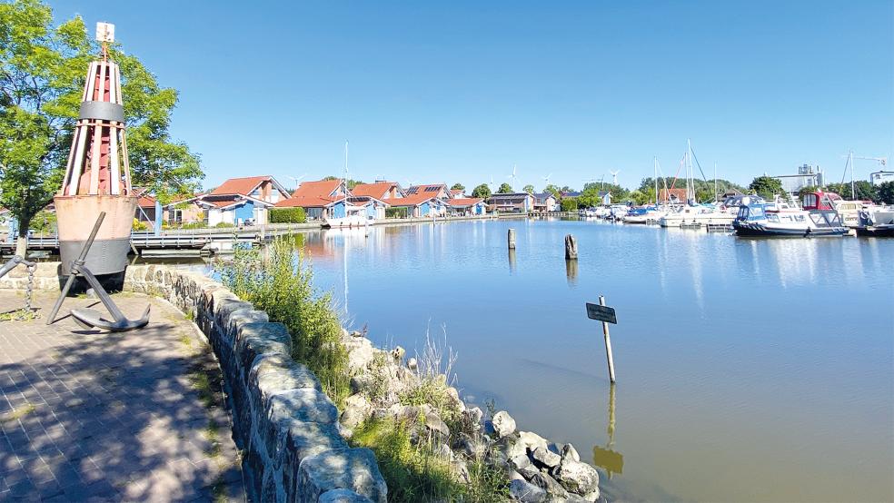 Stehen im Weeneraner Hafen bald Hausboote? Die Politik hat sich dafür ausgesprochen.  © Foto: Hanken/Archiv