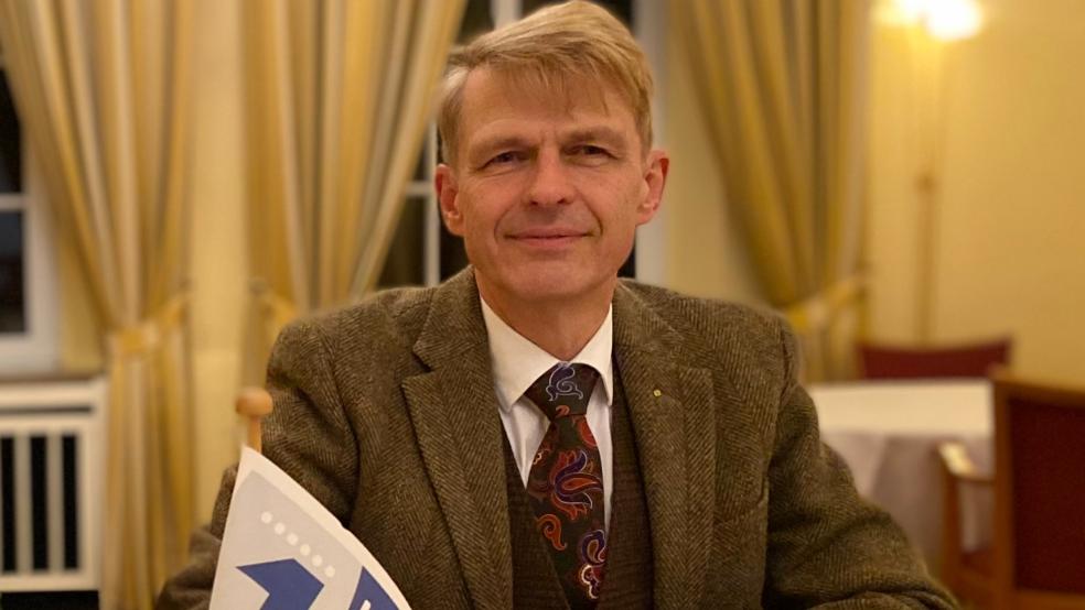 »Wir verspüren eine ähnliche Verunsicherung in allen Branchen wie zu Beginn der Corona-Pandemie. Damals ging es um einen zeitlich befristeten Konjunktureinbruch. Jetzt geht es darum, dass für viele Unternehmen mit Blick auf Probleme in der Energieversorgung und bei den Energiepreisen ein endgültiger Fadenriss droht und wir in Deutschland den Anschluss verlieren«, so IHK-Präsident Dr. Bernhard Brons.  © Hanken (Archiv)