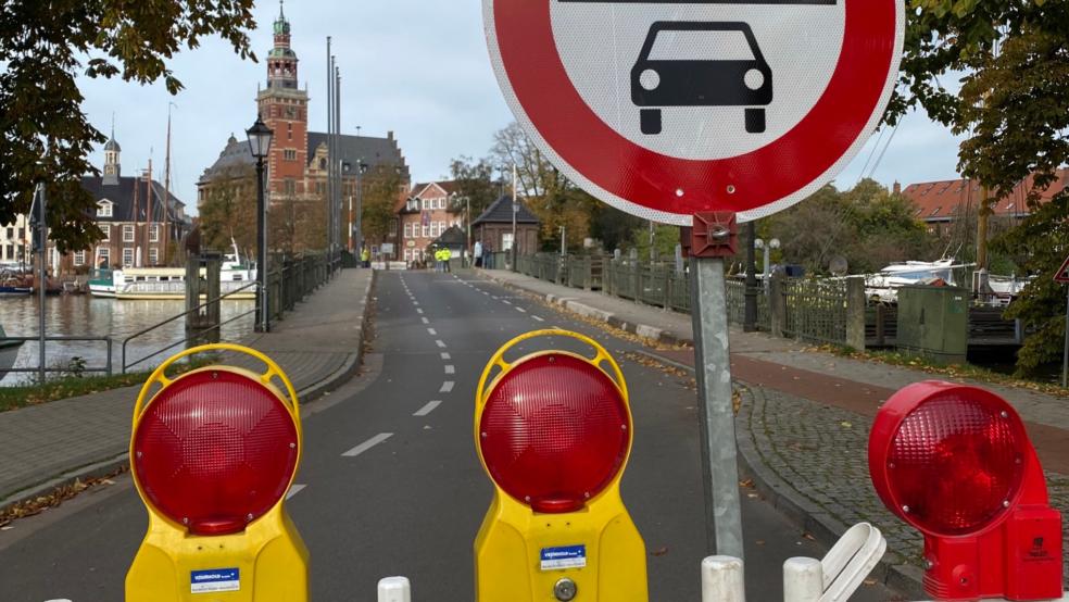 Nicht von der aktuellen Sperrung der Rathausbrücke in Leer betroffen sind Radfahrer und Fußgänger. © Stadtwerke Leer