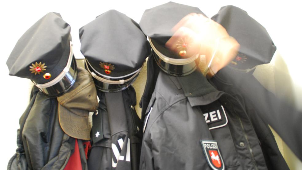 Gegenüber der Polizei haben ein 16-Jähriger und zwei 15-Jährige ausgesagt, mehrere Personen auf der Brücke gesehen zu haben. Diese Aussagen werden nun überprüft. © Hanken (Symbolfoto)