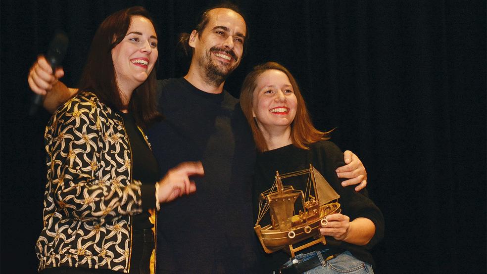 Traten beim Poetry Slam gegeneinander an: Sandra da Vina (von links), Andy Strauß und Siegerin Lisa Pauline Wagner.  © Foto: Eden