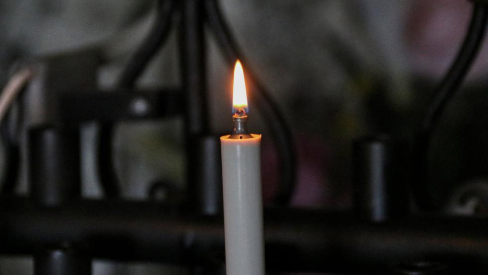 Nur noch tot konnte ein 57-Jähriger aus dem Emder Stadtgraben geborgen werden.  © Symbolfoto: Pixabay