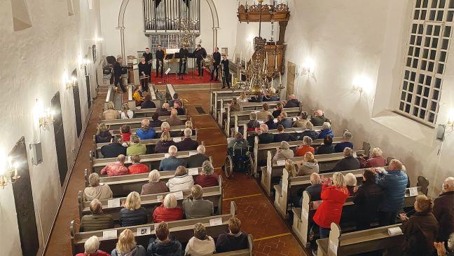 Überschwänglicher Beifall für Bläserkonzert