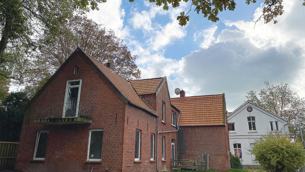 Die Häuser an der Risiusstraße/Ecke Westerstraße sollten bereits im Frühjahr abgerissen sein. Doch das Genehmigungsverfahren zieht sich hin.  © Foto: Hanken