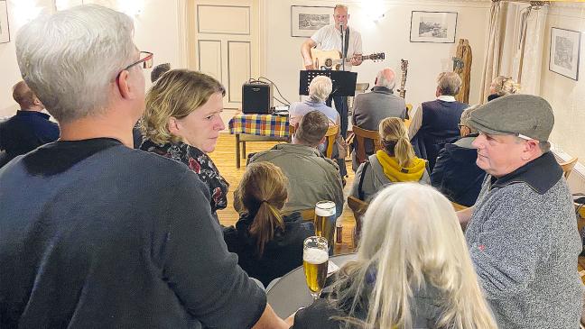 Premiere im »Sielhus«: Stefan Janßen gab sein erstes Konzert