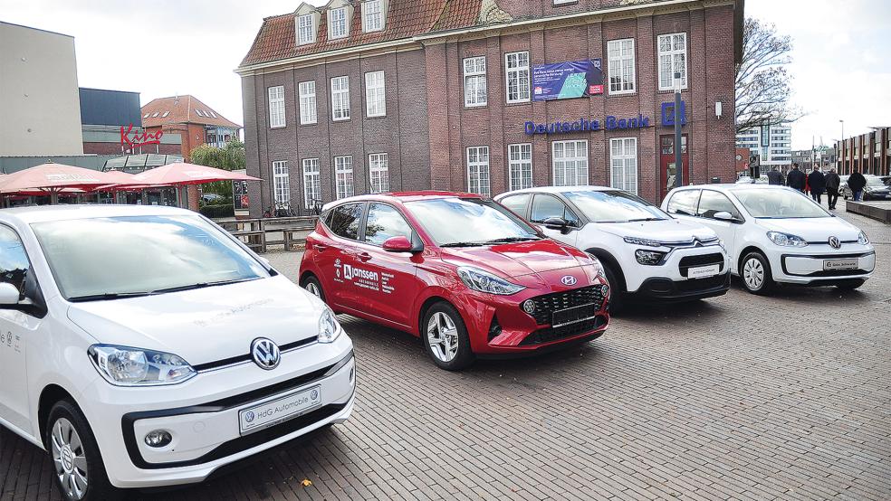 Diese vier Autos sind bei der Weihnachtsverlosung in Leer zu gewinnen.  © Foto: Wolters