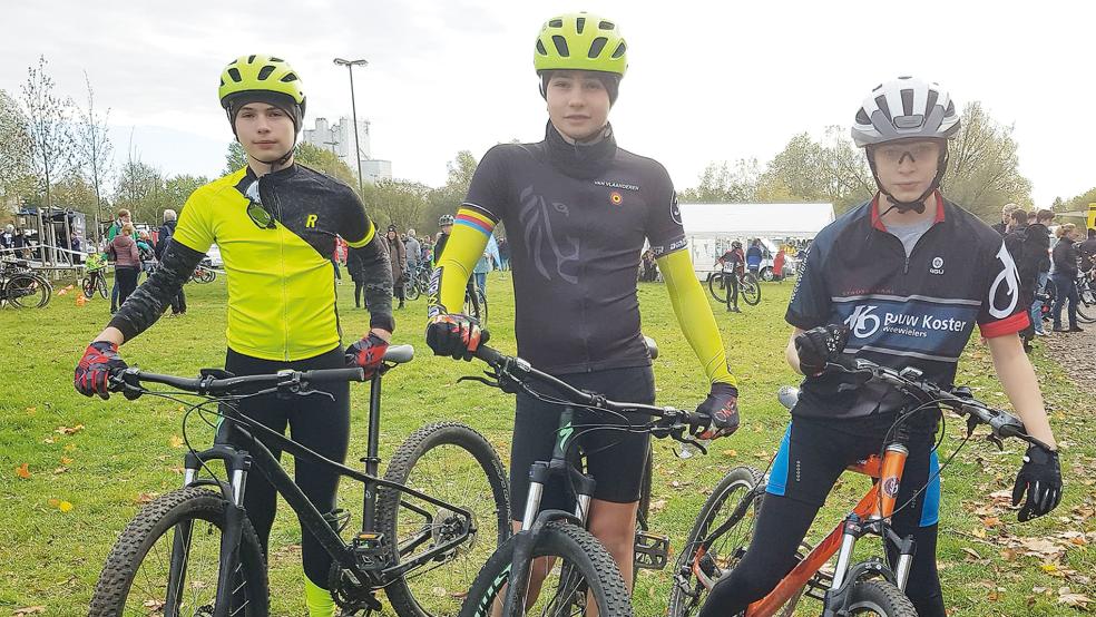 Veit und Leif Duitsmann sowie Raul Knoche starteten gemeinsam im Rennen der U15/17.  © Foto: privat
