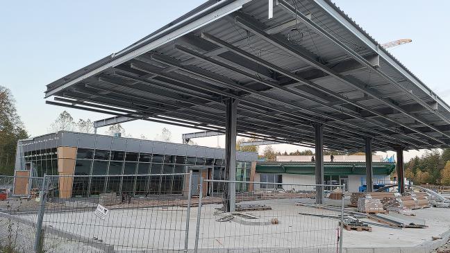 Erst die Tankstelle - dann das Autohaus