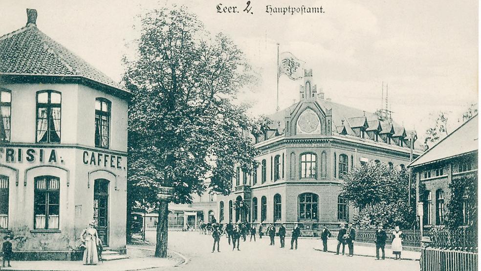 Der Vorgänger-Bau der der kaiserlichen Reichspost entstand in den Jahren 1885 und 1886.  © Foto (Postkarte): Stadtarchiv Leer