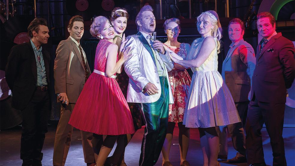 Große Stimmen, große Gefühle: Darauf kann sich das Theaterpublikum in Weener bei »Hairspray« freuen.  © Foto: Volker Beinhorn