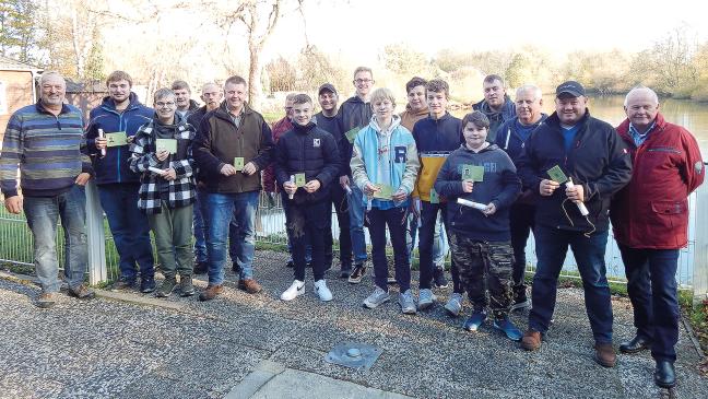 17 Absolventen bestehen Fischerprüfung