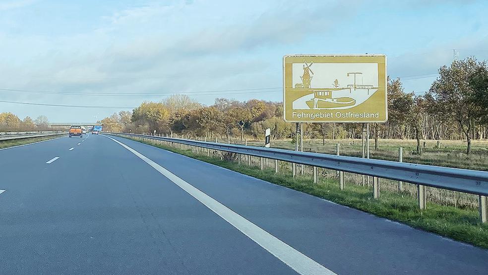 Fehngebiet im Rheiderland? Diese touristische Info-Tafel steht kurz hinter der Auffahrt Wymeer auf die A 31.  © Foto: privat