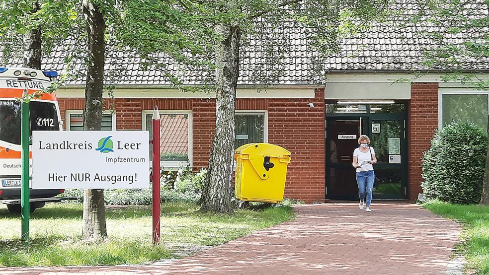 Das Impfzentrum des Landkreises Leer in Hesel (Bild) wurde Ende September 2021 geschlossen. Seitdem setzt die Behörde mobile Teams ein.  © Archivfoto: Szyska