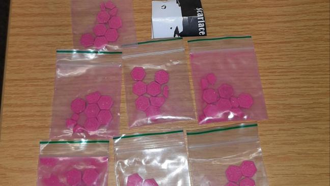 Spürnase findet Kokain und Ecstasy