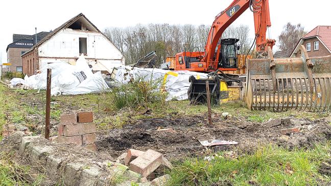 Abrissbagger für den Neuanfang