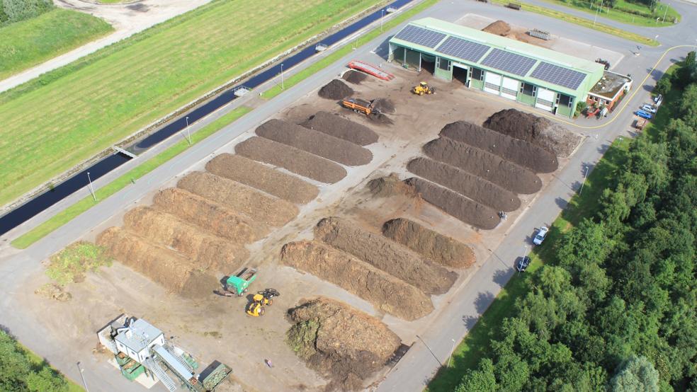 Im Kompostwerk in Breinermoor wurden in 2021 fast 8000 Tonnen Kompostprodukte hergestellt.  © Foto: Landkreis Leer