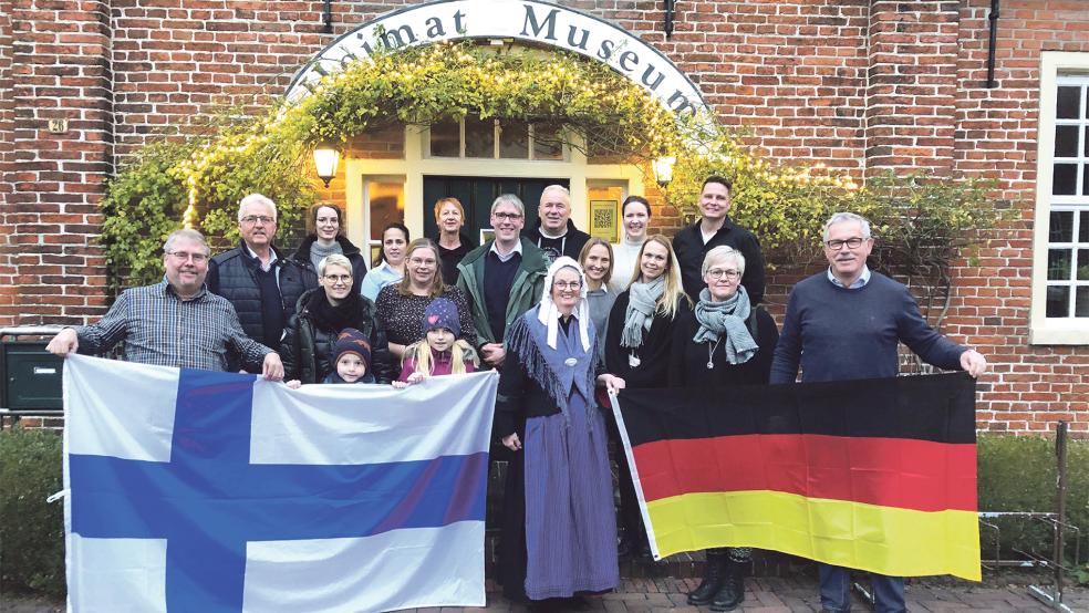 Im Heimatmuseum wurden Vesa-Pekka Leino, Sanna Ojala, Jemina Jesu-Näyrä, Jooa Raja-Aho und Kristiina Isokorpi aus Eurajoki offiziell empfangen. Im Anschluss folgte ein Teeseminar.  © Foto: Stadt Weener