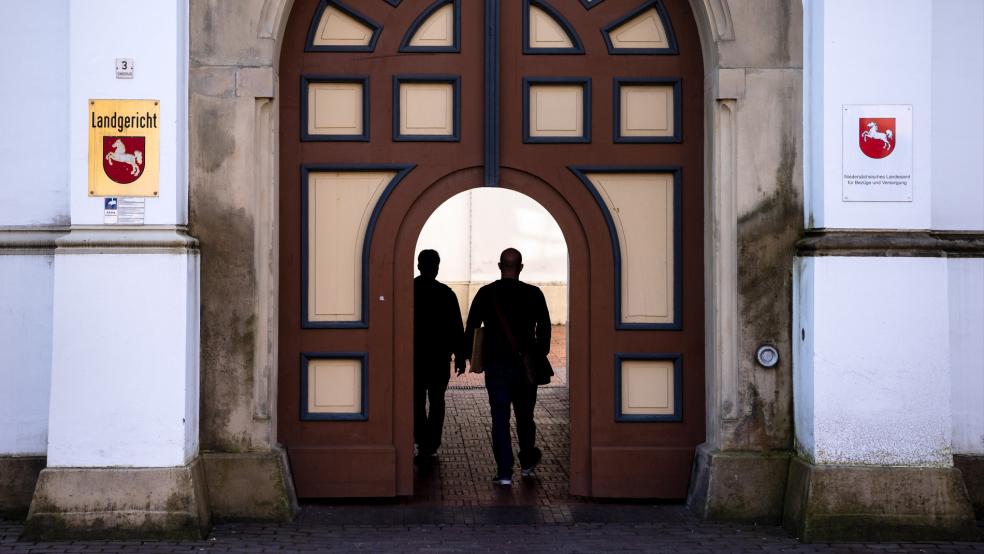 Am ersten Verhandlungstag am Landgericht in Aurich wurde nur die Anklage verlesen. Der Prozess wird zu Beginn des kommenden Jahres fortgesetzt. © Symbolfoto: Schuldt (dpa)