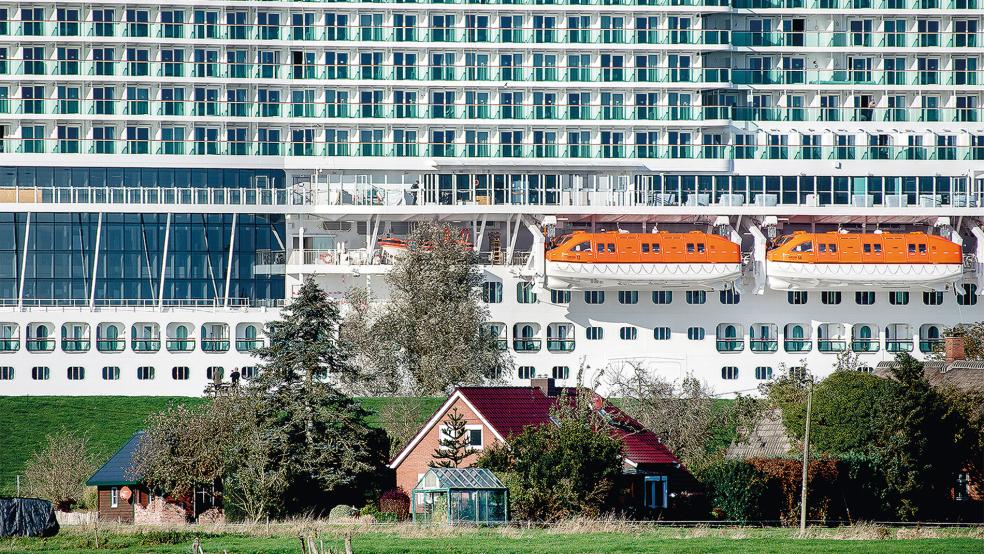 Nach der Ems-Überführung am 5. und 6. November dauerte die Endausrüstung noch mehr als einen Monat.  © Foto: Dittrich (dpa)